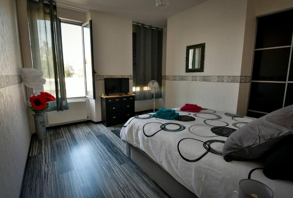 Grand Appartement De Haut Standing En Centre-Ville Montluçon Extérieur photo
